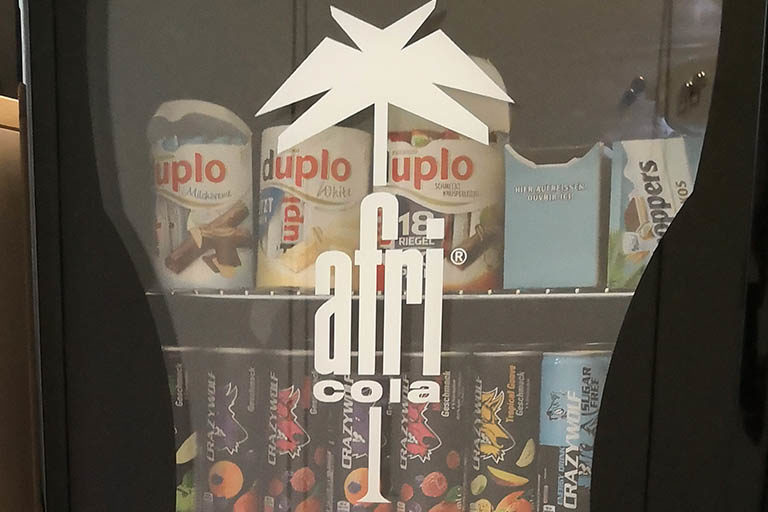 Kühlschrank voller Snacks